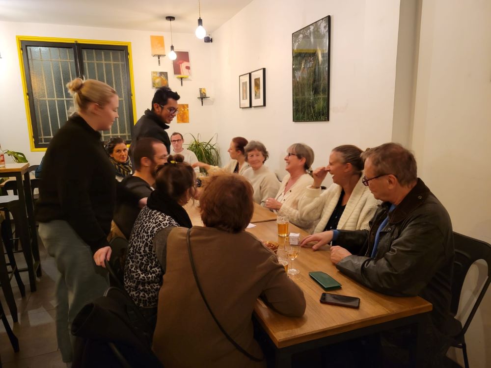 Soirée-conversation-échoppe Personnes discutant lors d'une soirée conversation